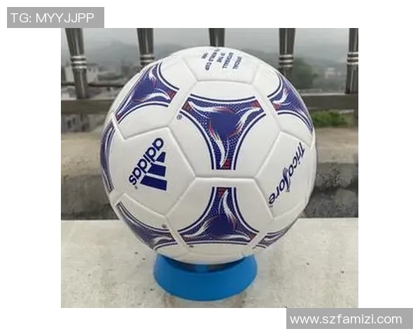 杨明足球明星签名拼多多足球热销中球迷必备的收藏品